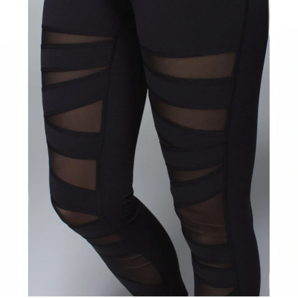 Lululemon High Times Crop *Tech Mesh 6‎